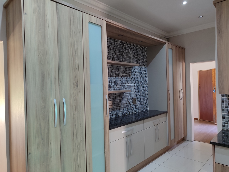 5 Bedroom Property for Sale in Stilfontein North West